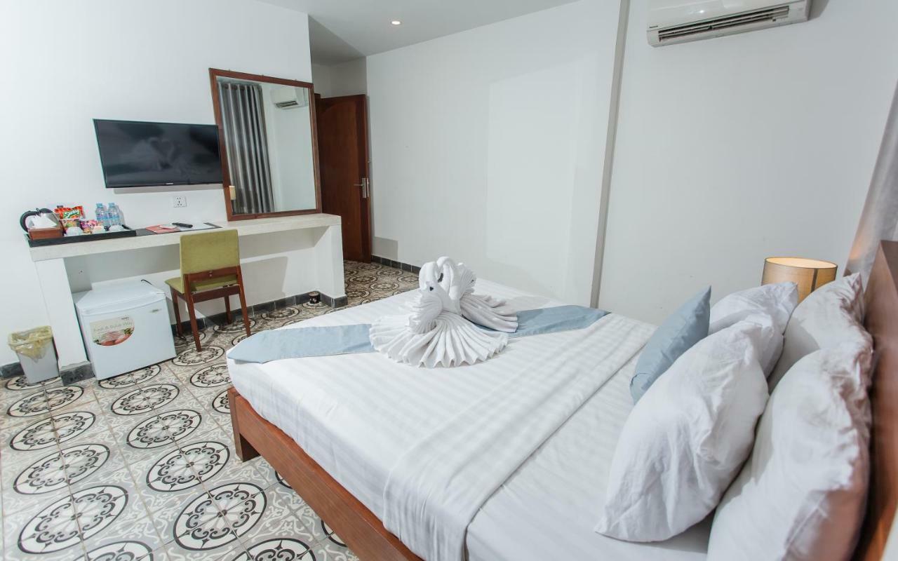 Home Chic Hotel Phnom Penh Exterior photo